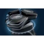 Philips Wet & Dry Shaver 5000 with SkinIQ Tech + Shave Heads, Charging & Cleaning Base (Refurbished) - Image 6